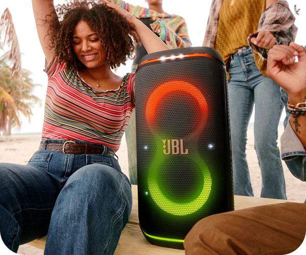 JBL PartyBox Club 120 τεχνολογία Sound Boost