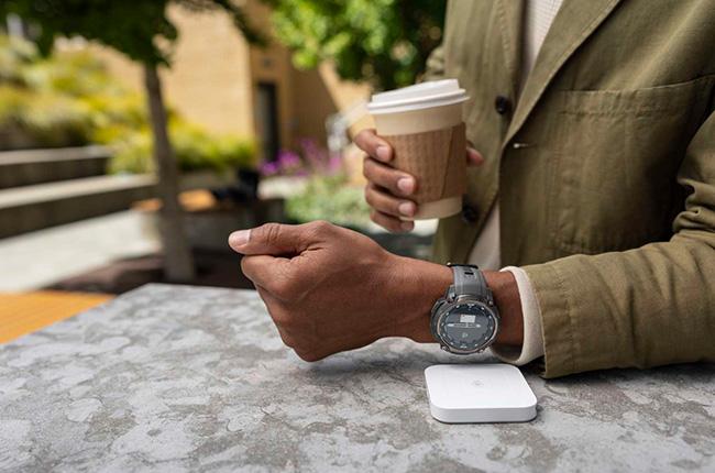 GARMIN Instinct Crossover Smartwatch